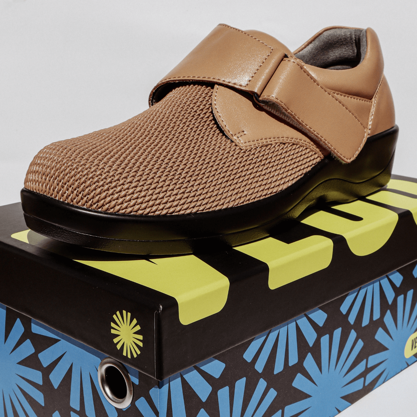 VEOS Neos Wide Recovery Shoes