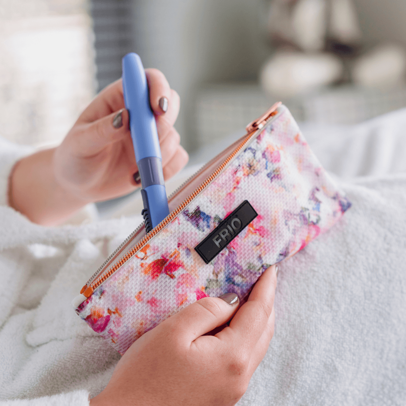 FRIO Two Cooling Wallet Blossom